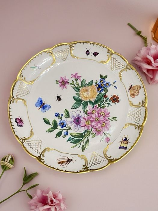 Яскрава, декоративна тарілка з ручним розписом, Langenthal Suisse