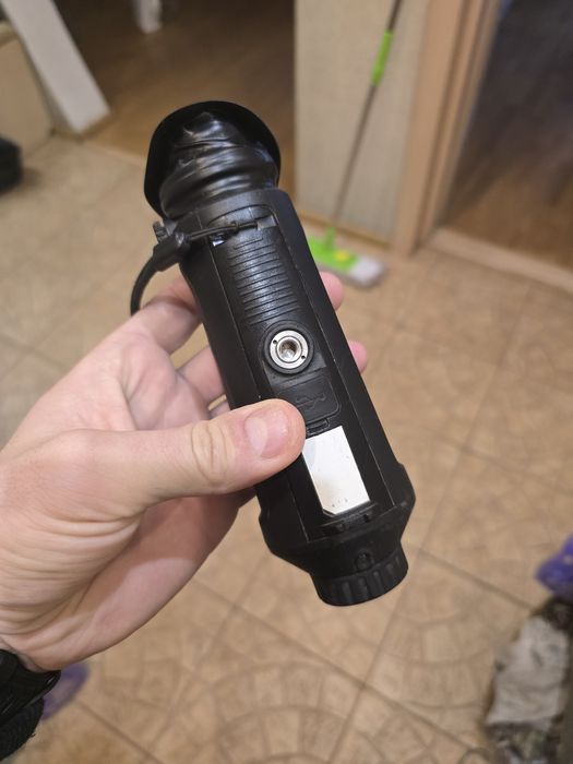 монокуляр AGM Taipan TM25-384.