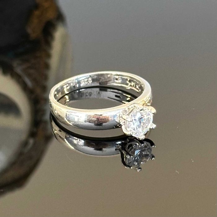 Srebrny klasyczny pierścionek z Cyrkonią - próba 925