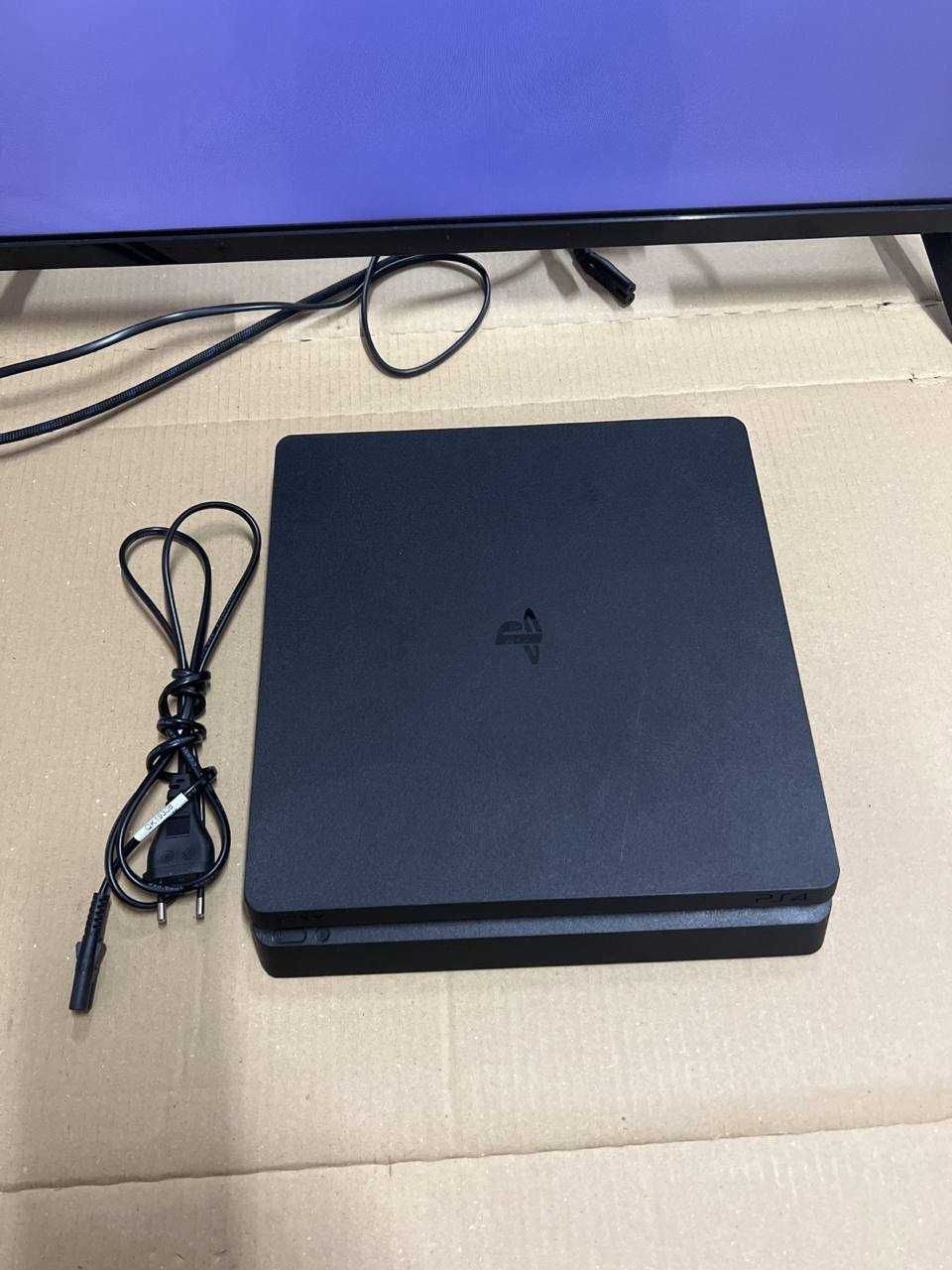 Sony PlayStation 4 (PS4 Slim) Slim 500 GB bez joysticka