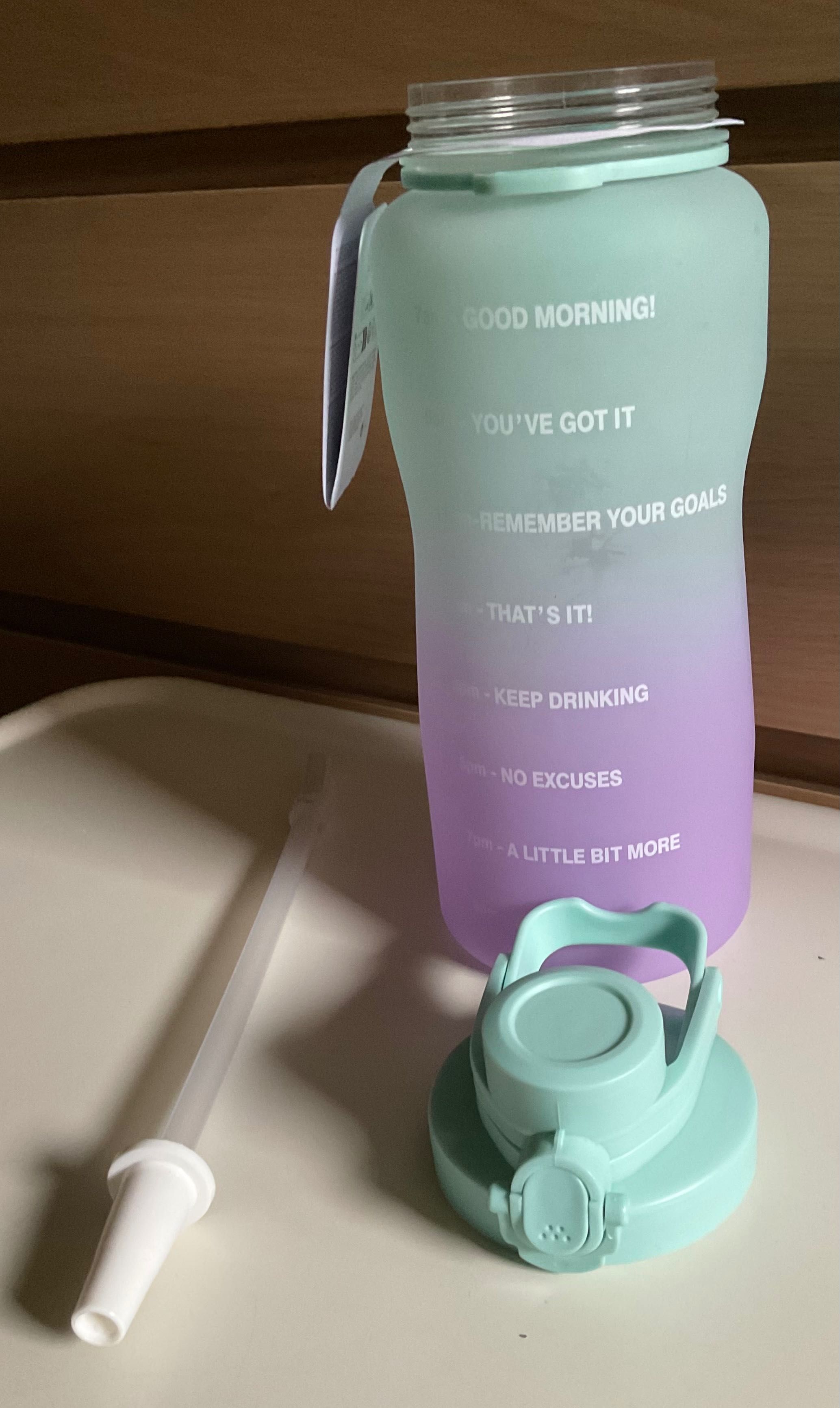 Primark Motywacyjna Butelka ze słomką na wodę  2,3 l