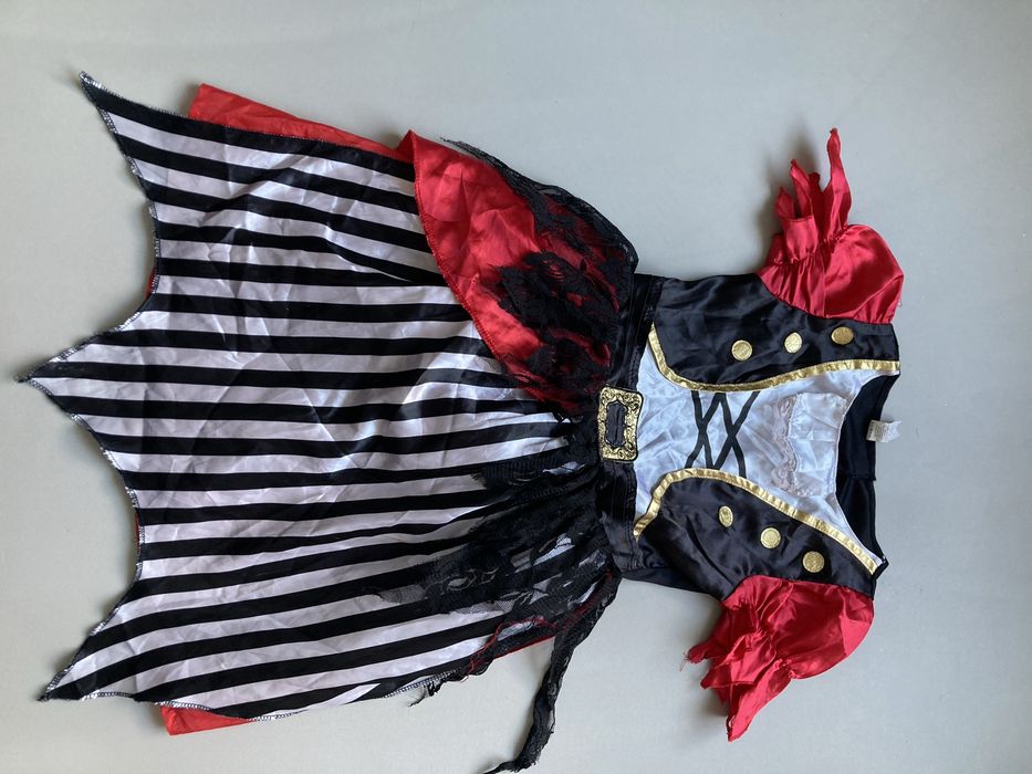 Strój karnawałowy przebranie halloween piratka okręt morze 122/128 cm