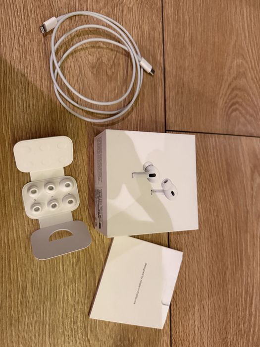 Oryginalne słuchawki Apple Airpods 2nd gen + etui Uniq