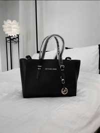 Женская сумка-шоппер Michael Kors Shopper
