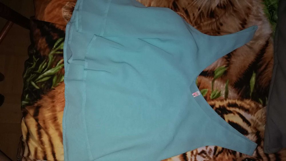 Miętowy crop top rozmiar L