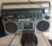 Radiomagnetofony  japoński Toshiba z lat 80 i inne do negocjacji