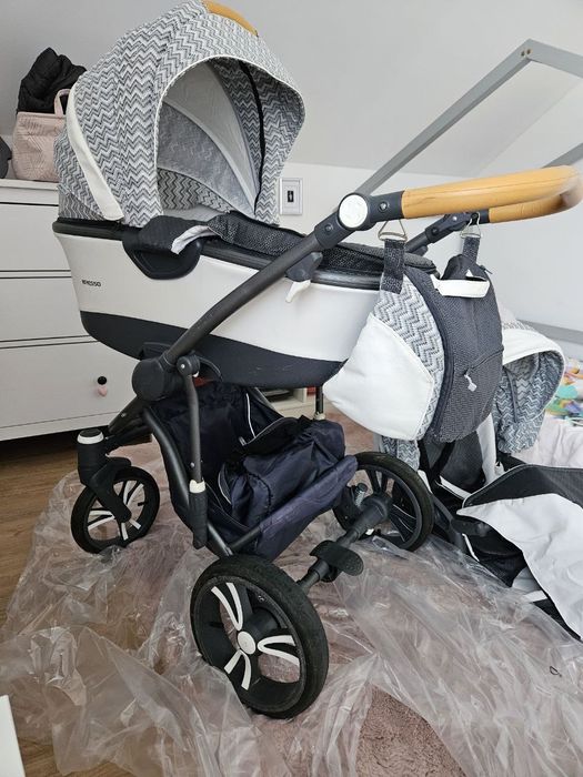 Wózek głęboki że spacerówką Bebetto