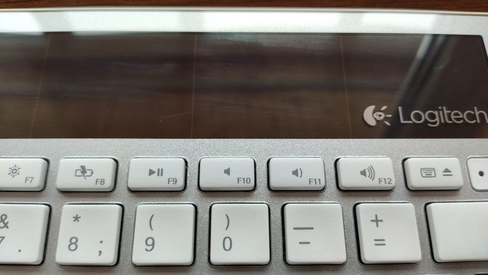 Logitech K760 клавіатура