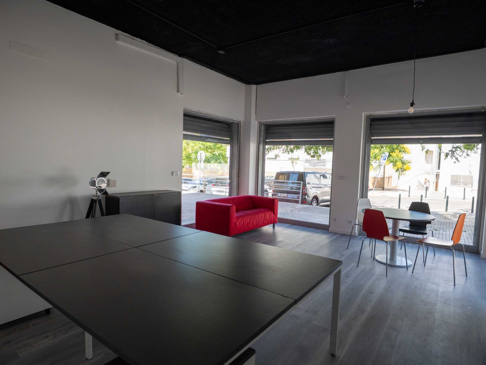 Escritório / Loja Lumiar com 1 lugar Garagem