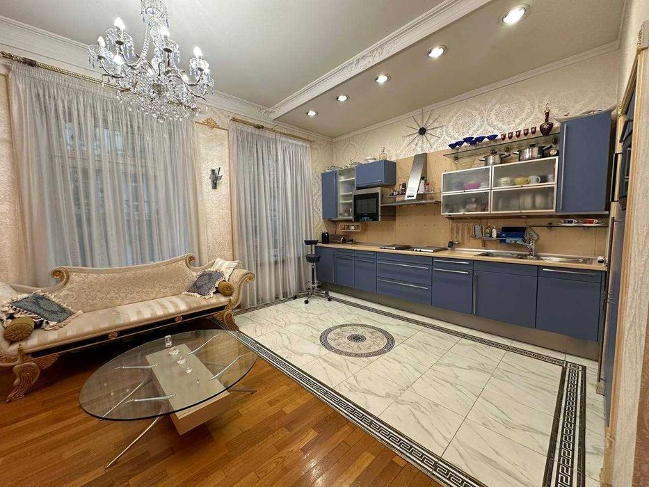 Центр! Оренда 4-К Квартири Костельна 4 Майдан