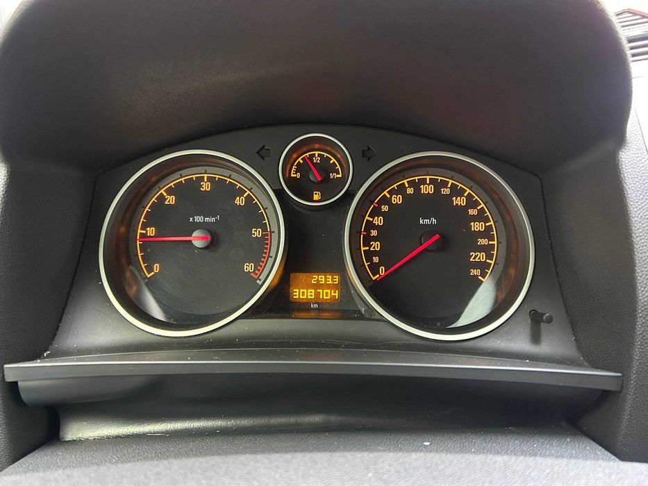 В продажі Opel Zafira 2012 року Можливий обмін/розстрочка