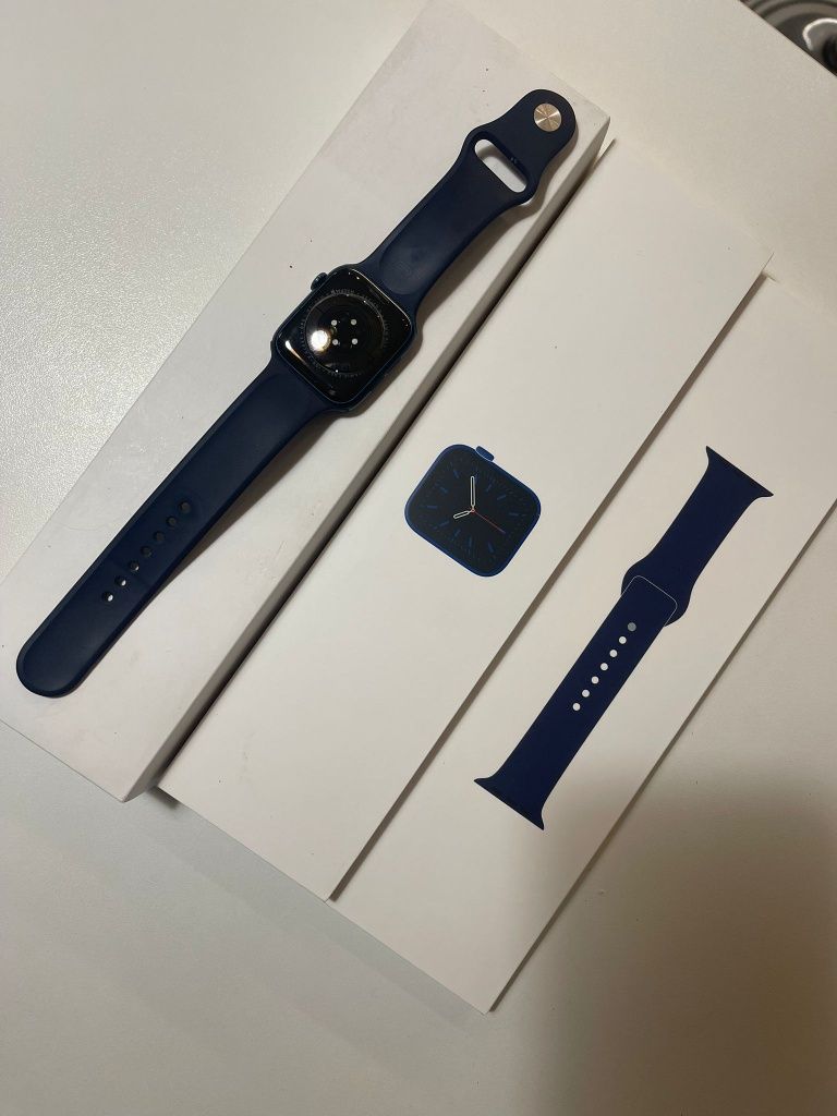 Apple watch Series 6 Blue Aluminium Case Deep Navy Sport Band