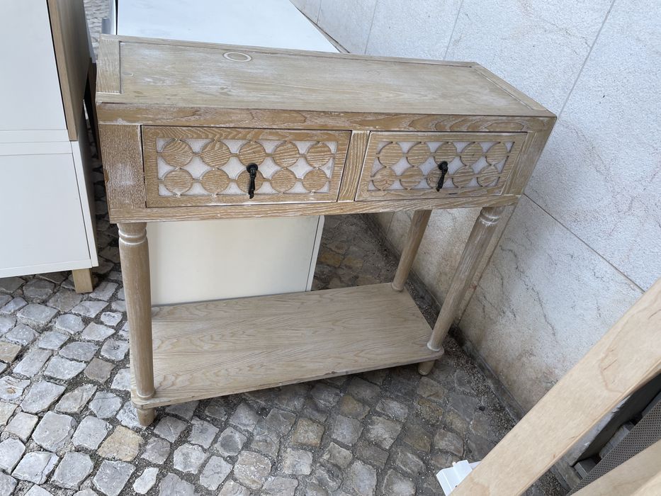 Comoda de sala castanha