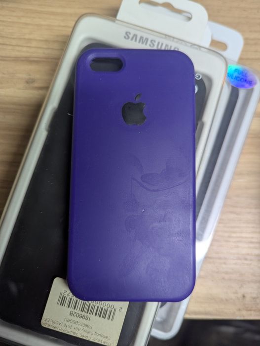 Чехол на iPhone SE б/у