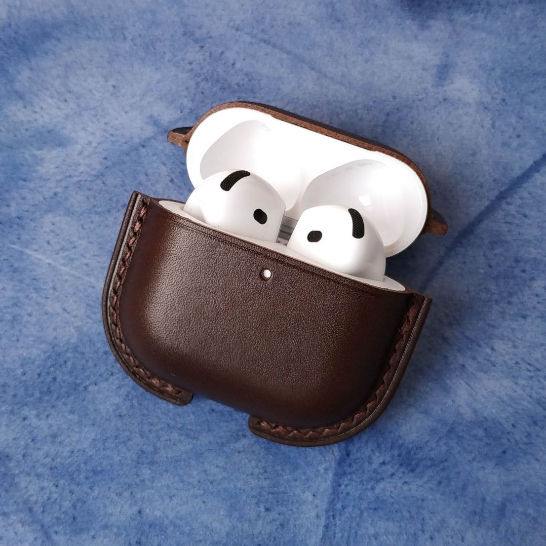 Чохол для AirPods 4 .