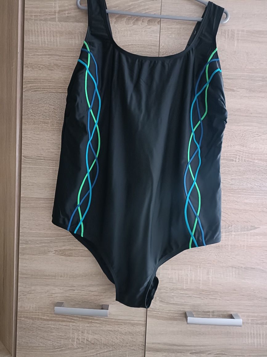 Czarny jednoczęściowy strój kąpielowy plus size