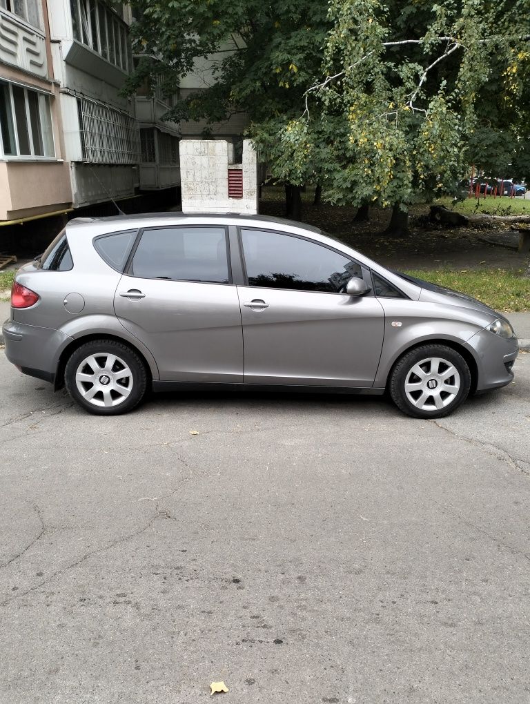 Продам seat toledo