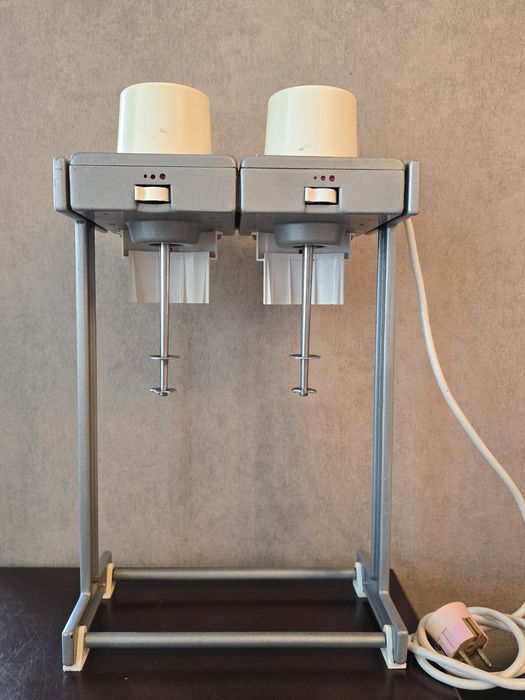 СРОЧНО! Міксер для молочних і фруктових коктейлей "Воронеж 2".