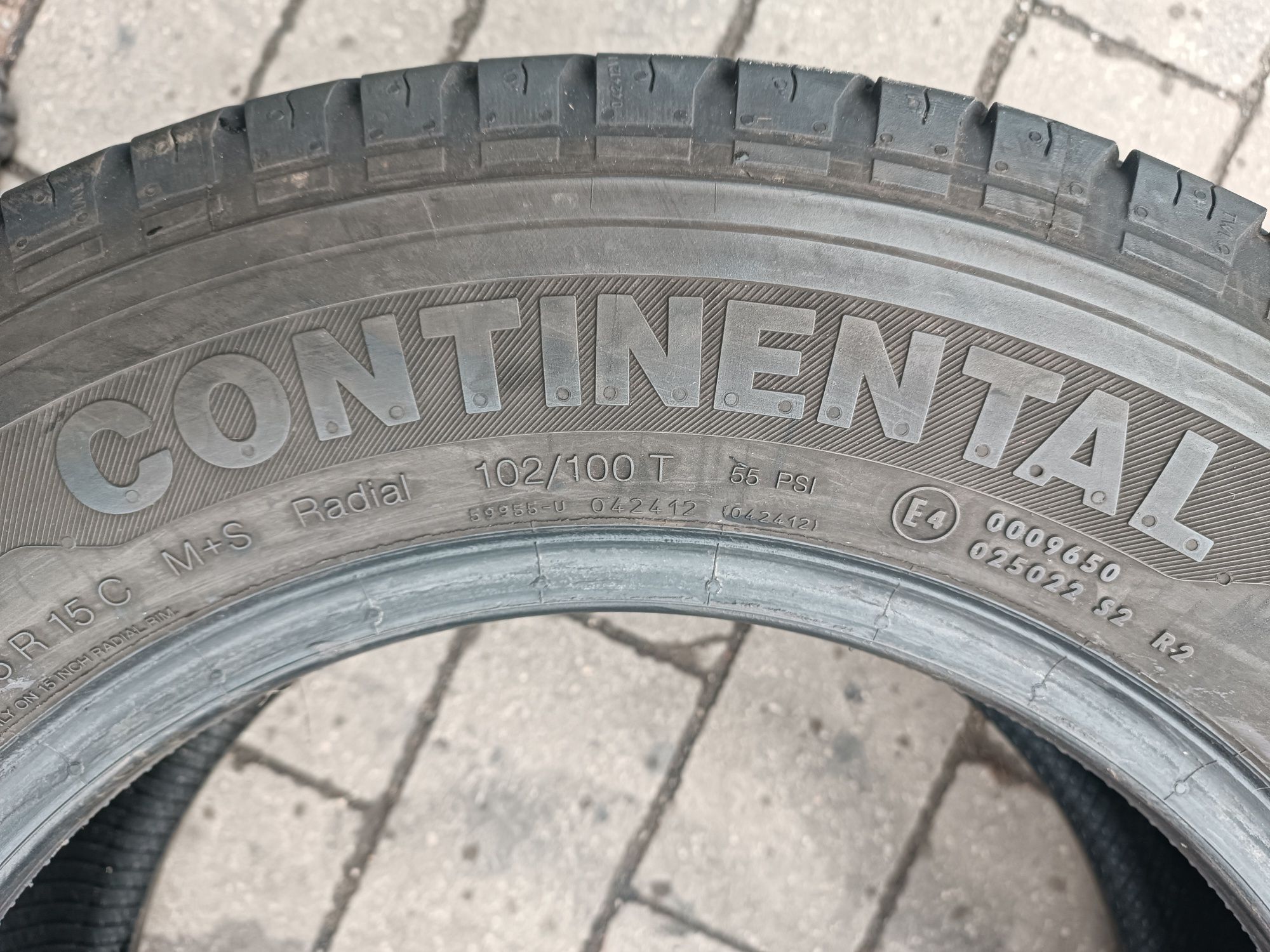 205/65R15C Continental VancoFourSeason