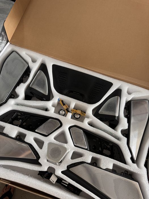 Комплект сеток с подсветкой Bowers&Wilkins на BMW X5 G05 g30 G20 g06