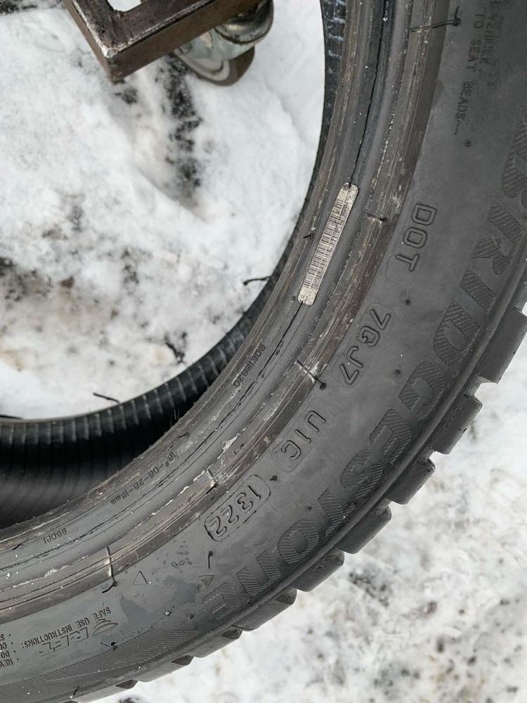 Шини 225/45 R18 пара Bridgestone, ранфлет, 7мм