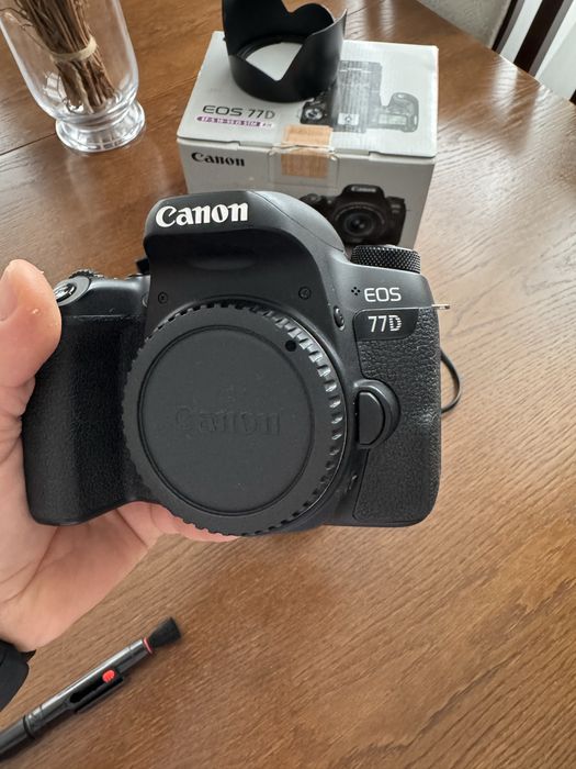 Canon eos77D + ef-s 17-55 f2.8 is usm