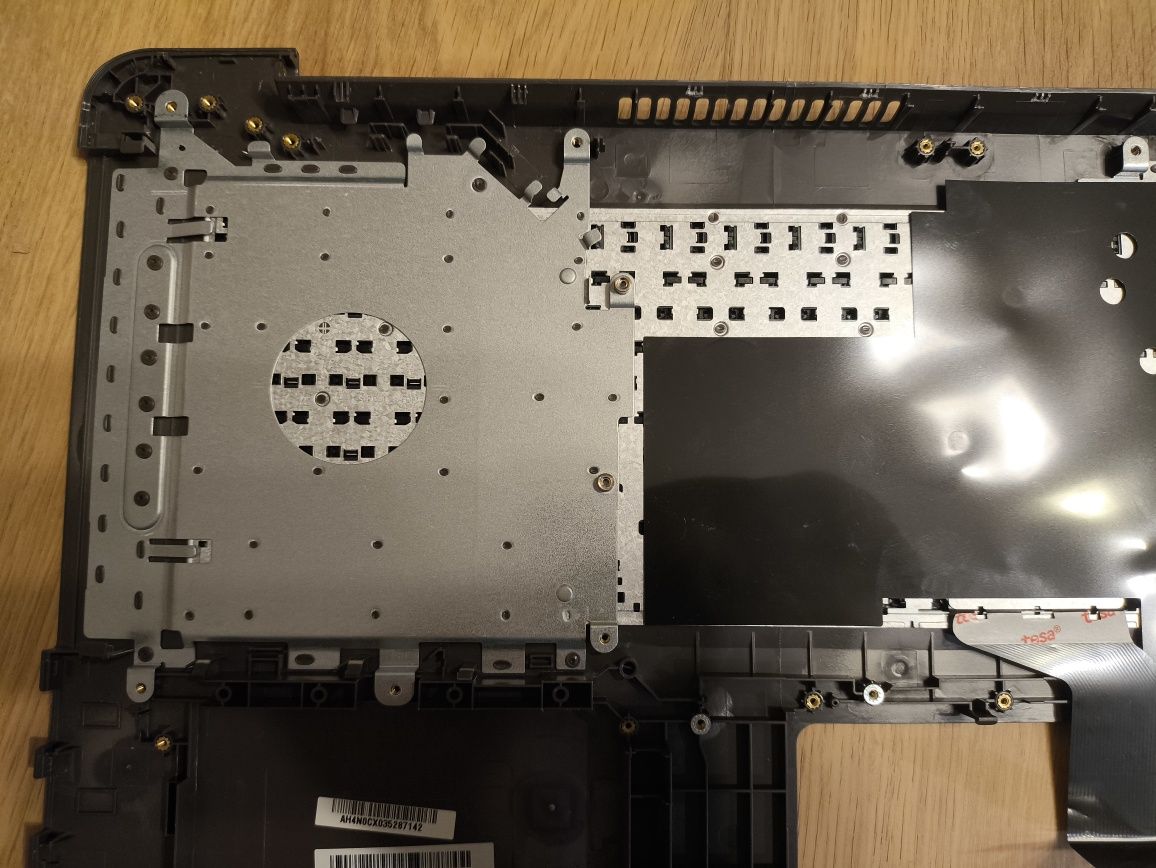 Palmrest Asus F756U obudowa górna 100% sprawna