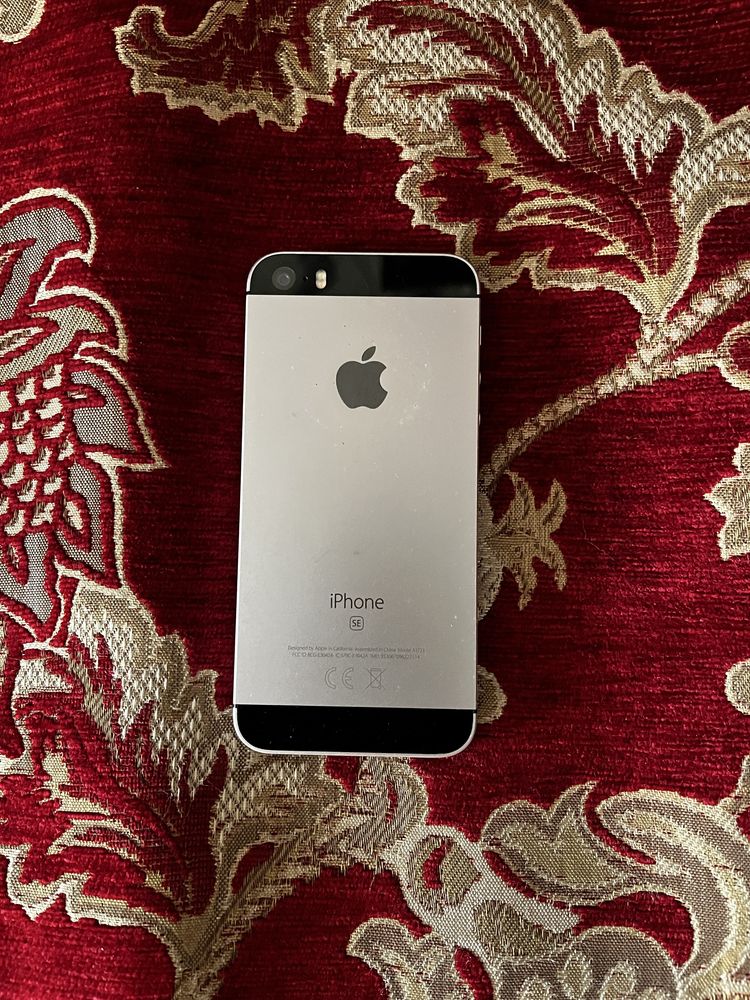 Iphone se на запчастини