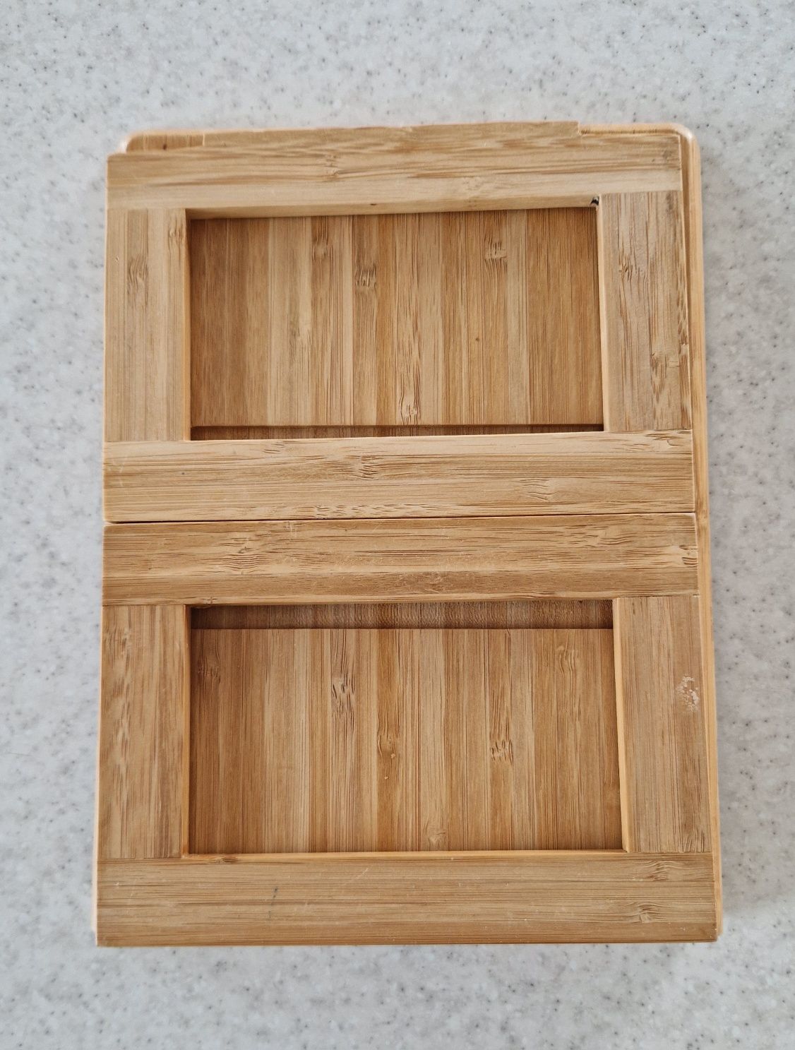 Podstawka  z bambusa  pod tableta/ smartfona