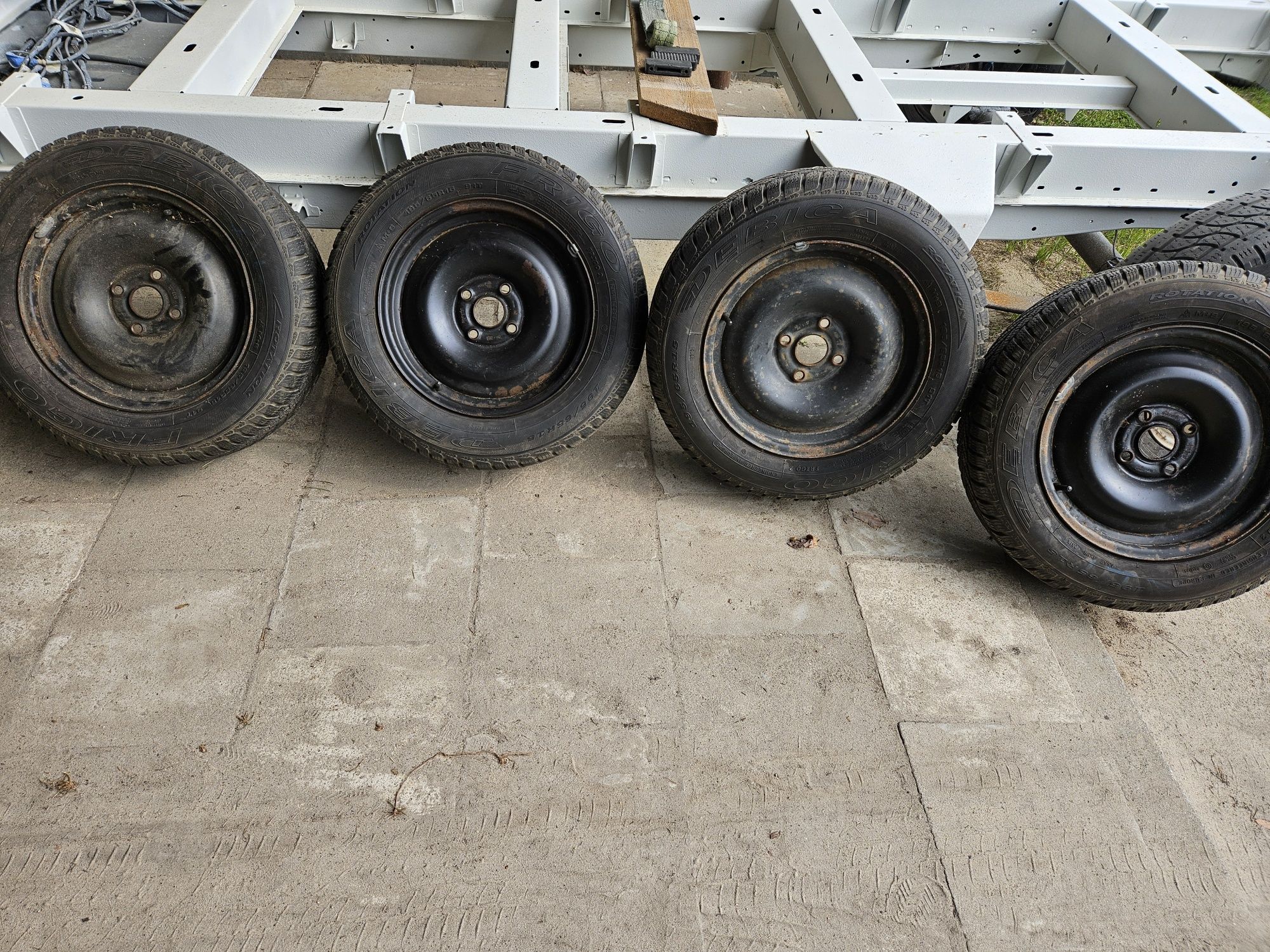 Felgi pelne stalowe (na szeroką stal) Audi 80 15" 4x108 195/65