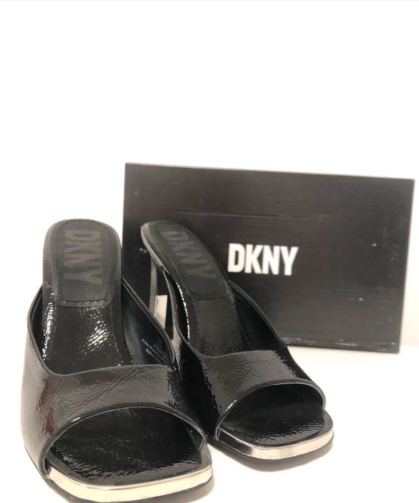 Босоножки Anya от DKNY