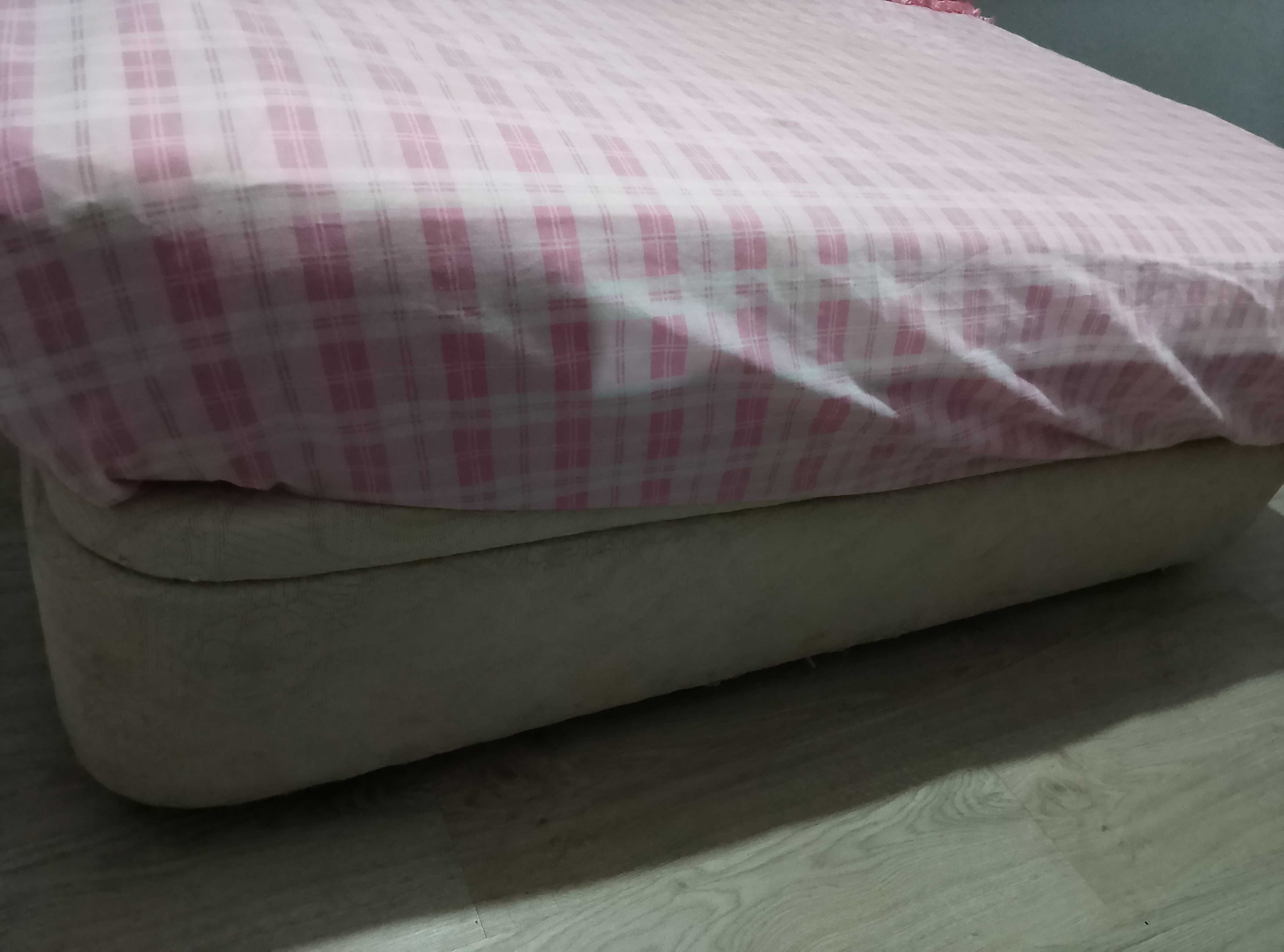 Cama com caixa para arrumação colchão