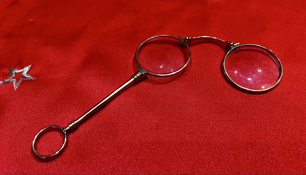 Oculos opera folheado duplo ouro 14 quilates