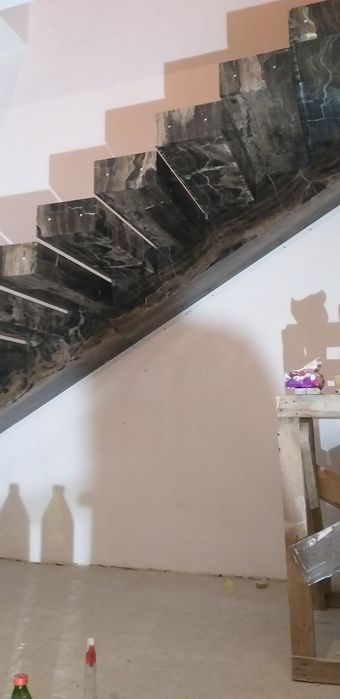 Монтаж сходів з каменю (мармур, граніт, кварцит)