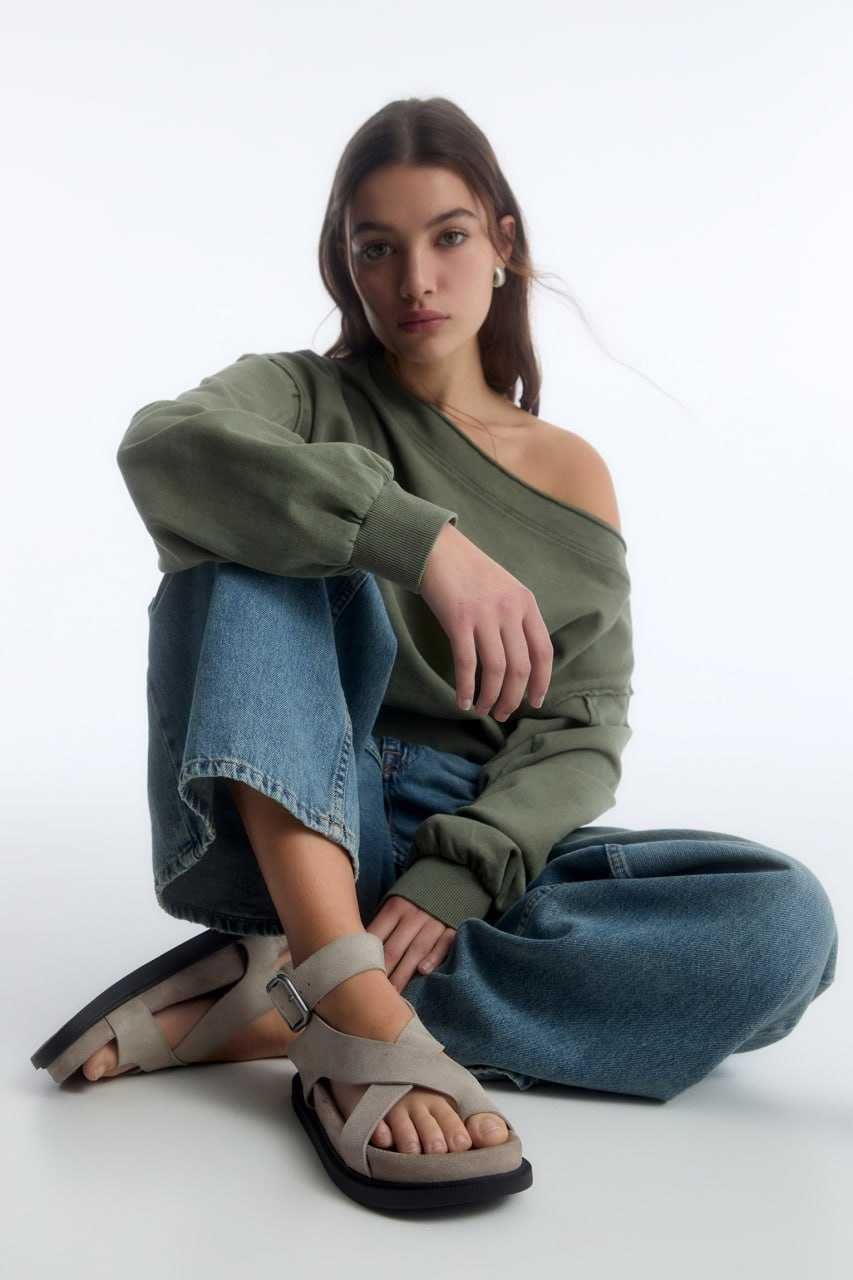 Шкіряні босоніжки від Pull&Bear, розмір 40