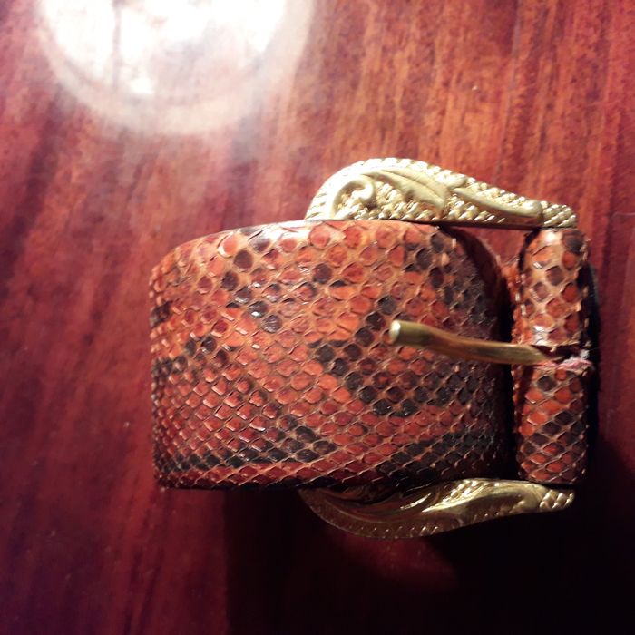 Продам кожанные пояса и сумки