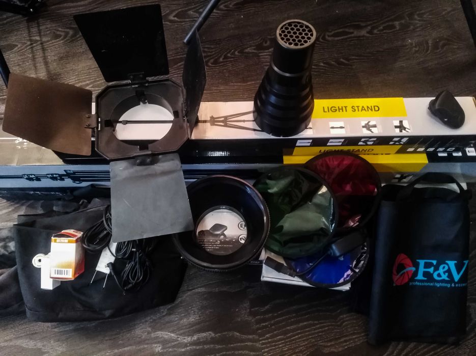 Набор студийного света Falcon Eyes SS на 3 вспышки + аксессуари