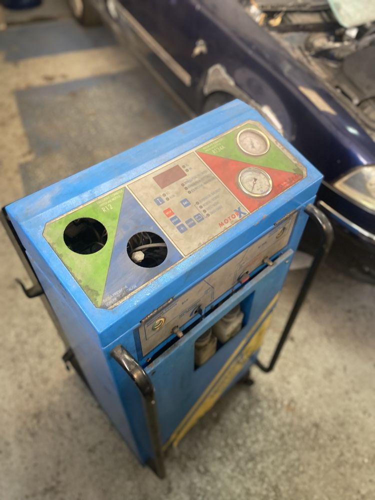 Maquina de carga ar Condicionado R12 e R134A *Avarariado*