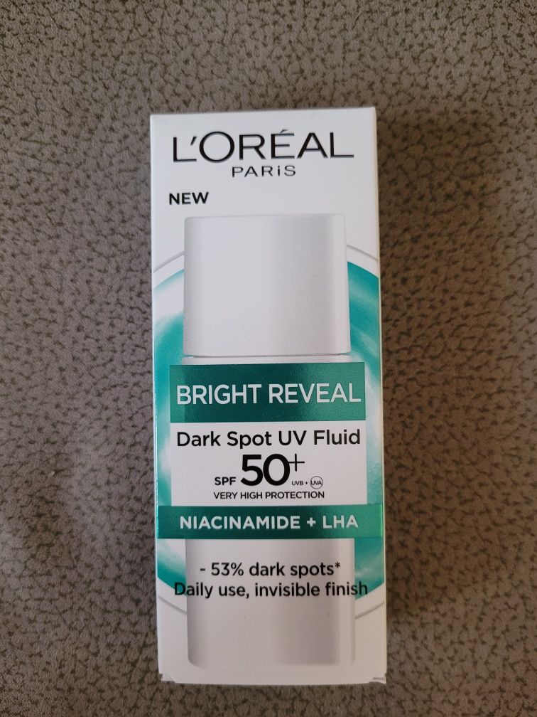 L'Oréal Paris Bright Reveal fluid redukujący przebarwienia.  Nowy