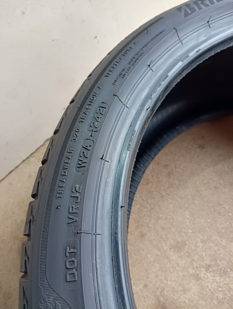 225/40/19 Bridgestone T005