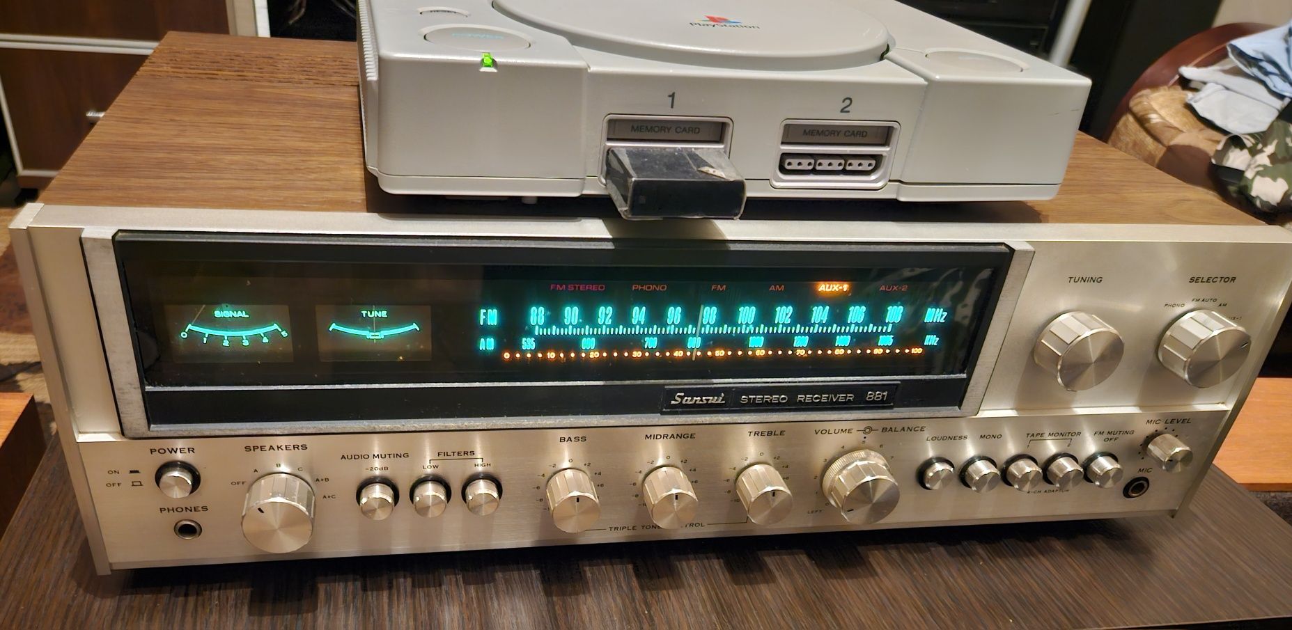 Sansui 881 amplituner