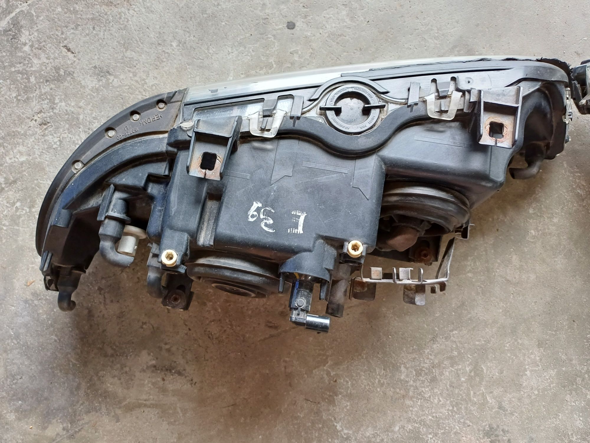 Reflektor Reflektory Lampy Bmw E39 Lift Xenon