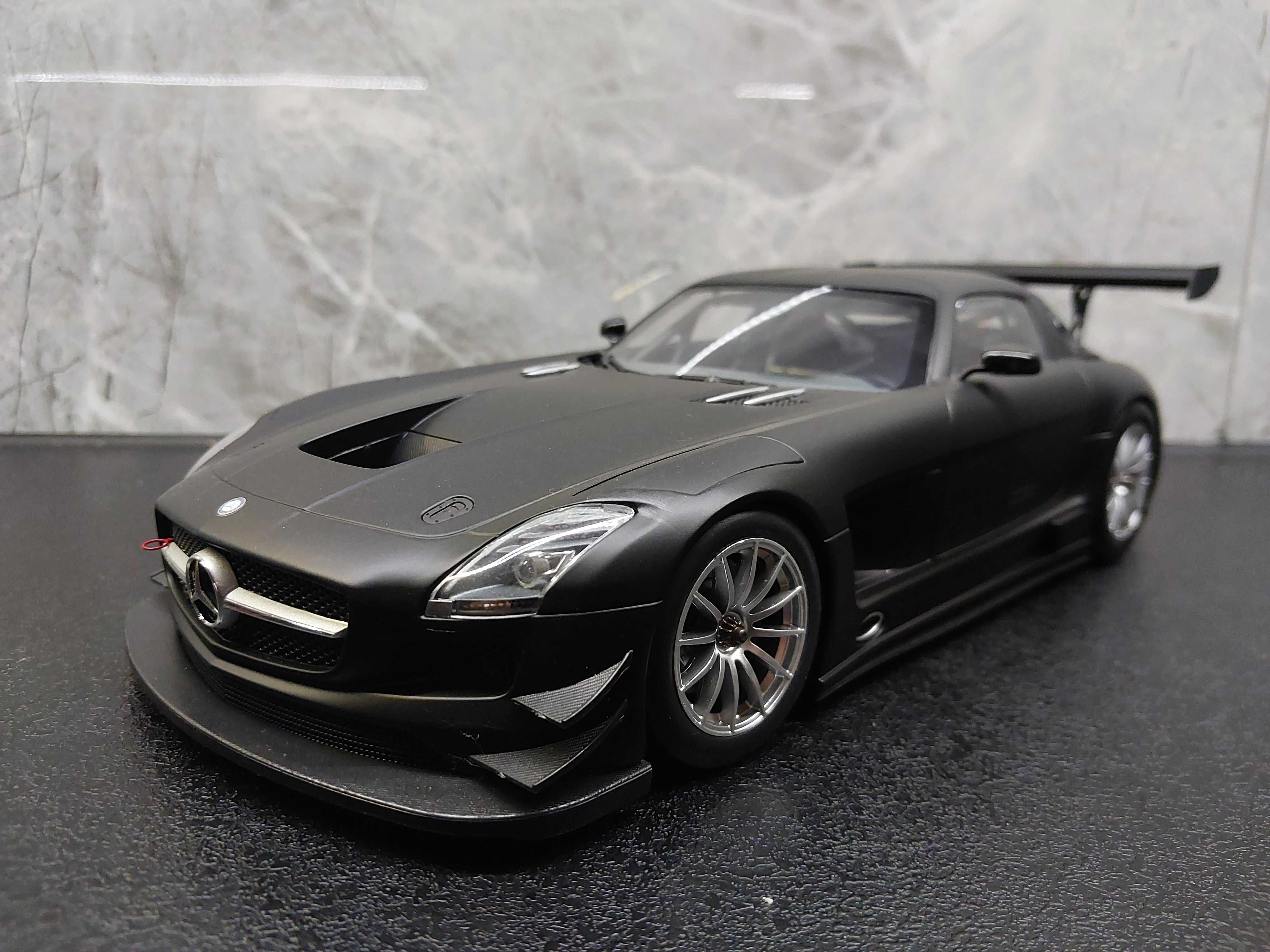 Mercedes 1:18 SLS AMG GT3 Street Version C197 Minichamps