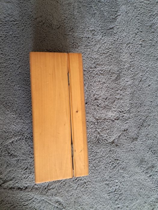 Продам дві скриньки і рамку для картини