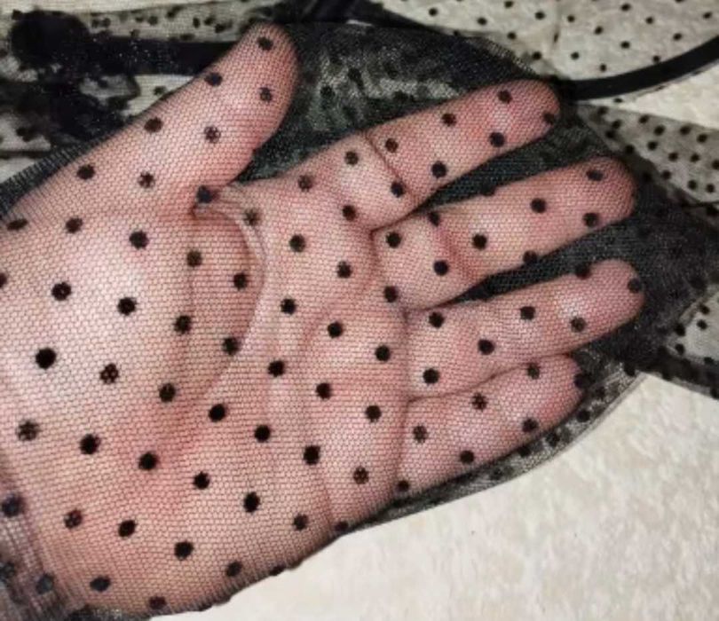 Рукавички фатинові  чорні з чорним горохом розмір універсальний