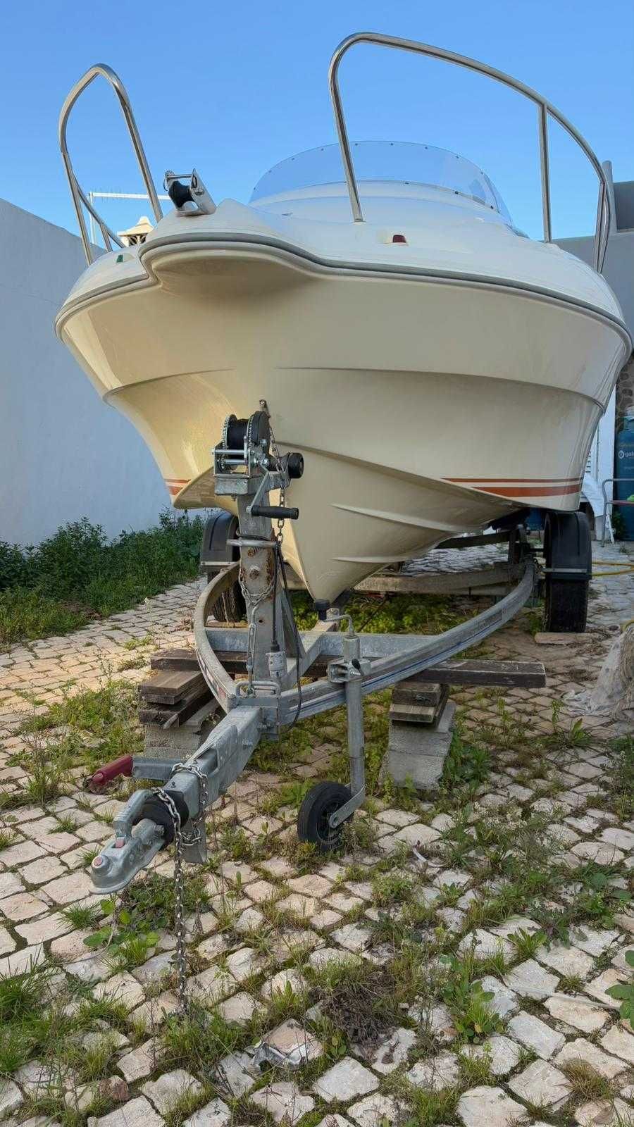 Quicksilver 510 cruiser semicabinado