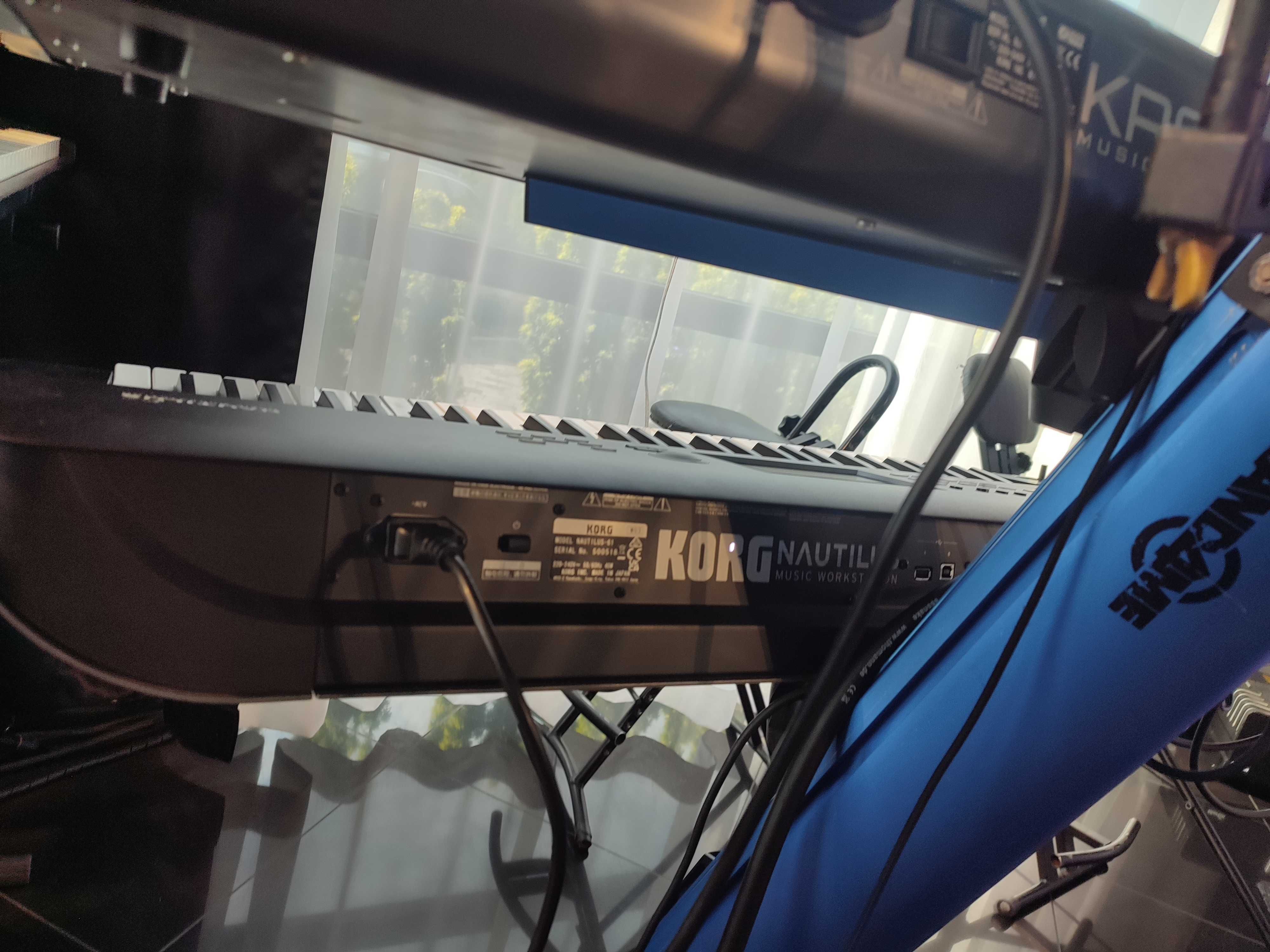 Korg Nautilus 61 AT twardy case