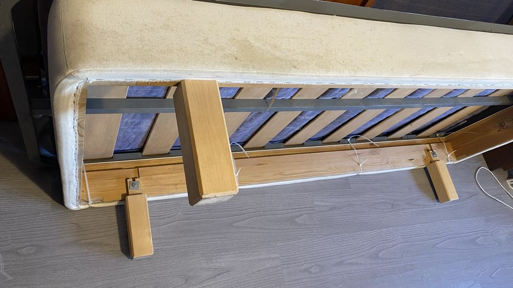 Cama Ikea com colchao / Solteiro