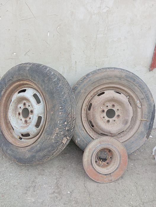 Продаю коленвал 2107 звоните договоримся.