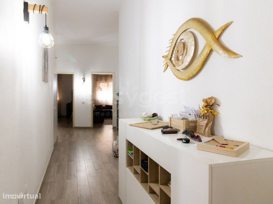 Apartamento T3 com garagem na entrada de Vila Nova de Cacela